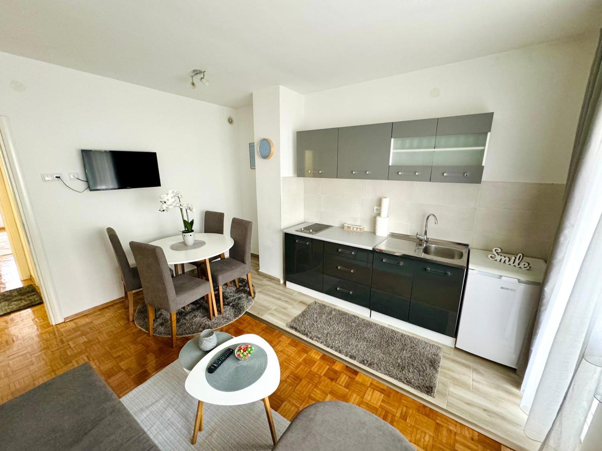 Gradiska Na Savi Apartmani I Sobe Экстерьер фото